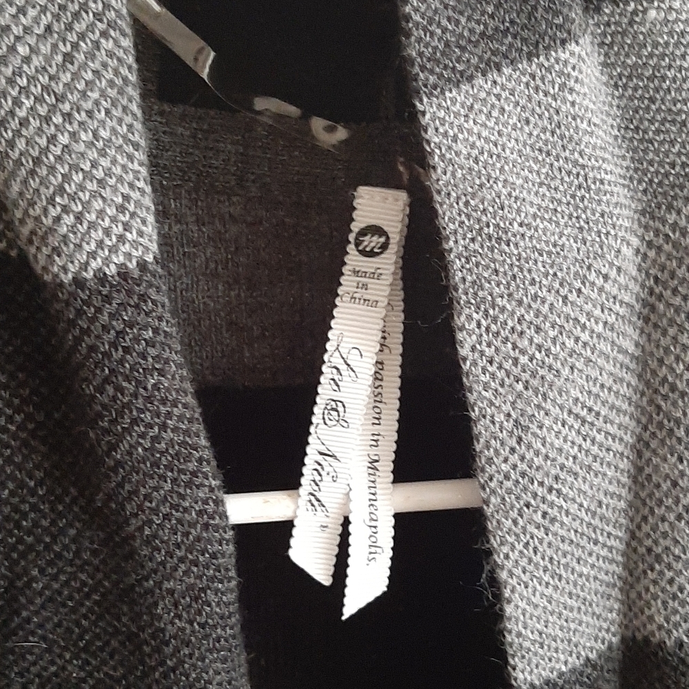 Sweater - Picture 3 of 3